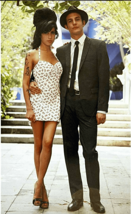 Amy winehouse y su novio Blake 