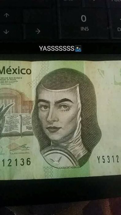 Billete de 200 pesos mexicano con maquillaje 