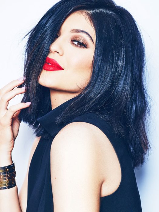 Kylie jenner con los labios pintados de color rojo