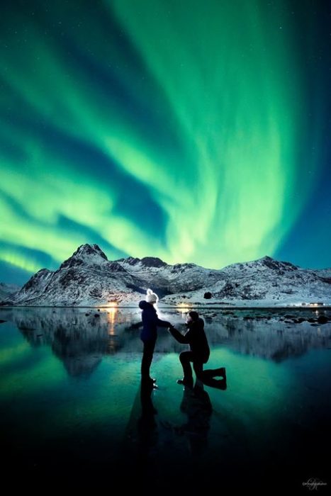 dale y karlie atrás aurora boreal 