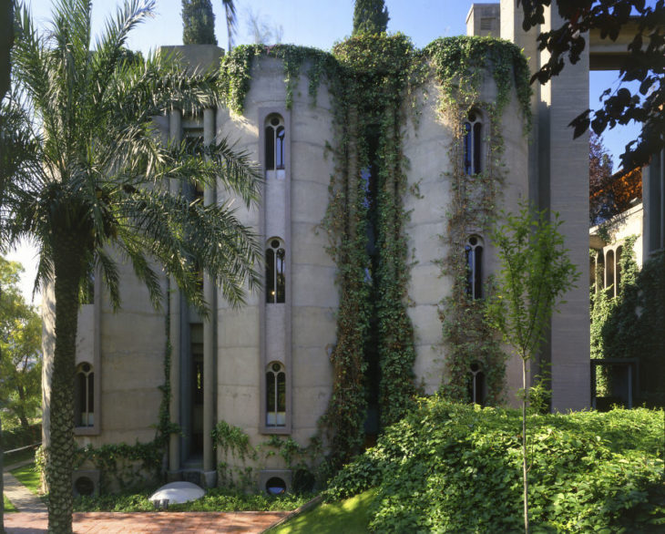 Fabrica de cemento que ahora es una casa 