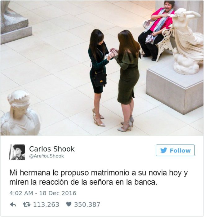 la señora en la banca