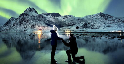 Increíble propuesta de matrimonio bajo la aurora boreal; te hará gritar ¡Acepto!