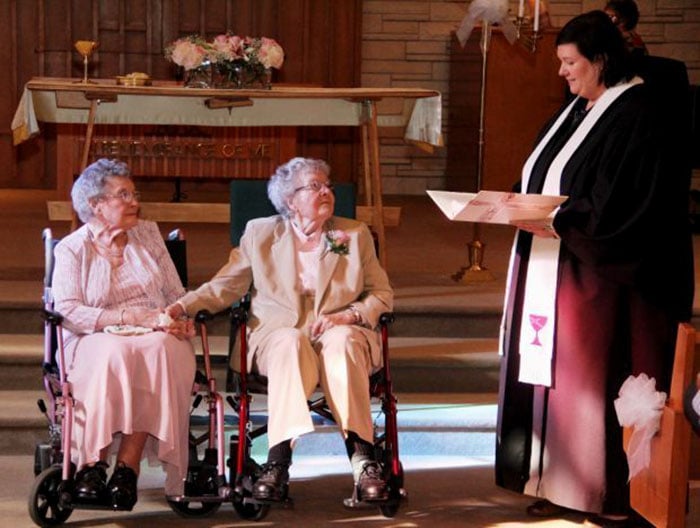 señoras viejas se casan