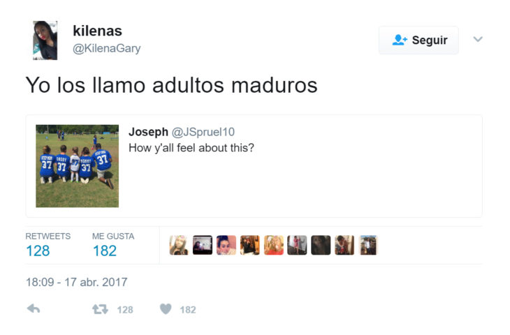 Twitter sobre padres apoyando a su hija en un juego de fútbol 