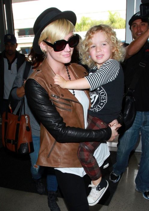 ashlee simpson y bronx mowgli