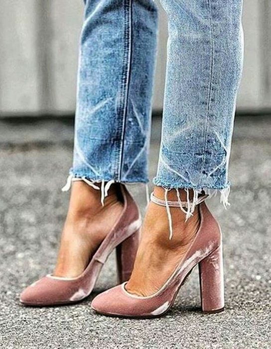 zapatos de color rosa tacon