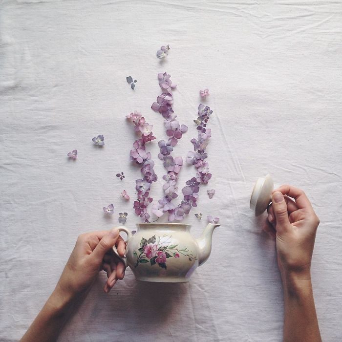 ARTISTA CREA IMÁGENES USANDO TAZAS DE TÉ Y FLORES 