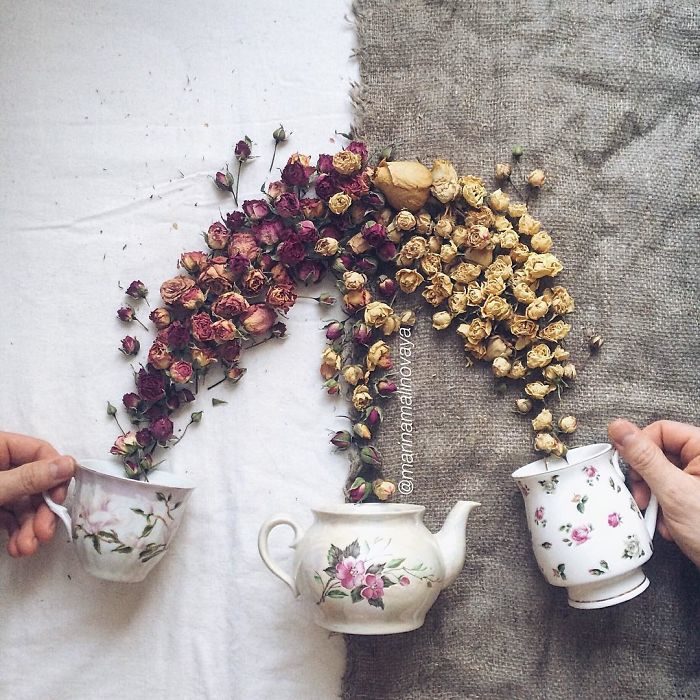 ARTISTA CREA IMÁGENES USANDO TAZAS DE TÉ Y FLORES 