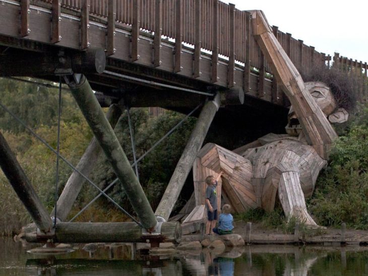 esculturas de madera gigantes