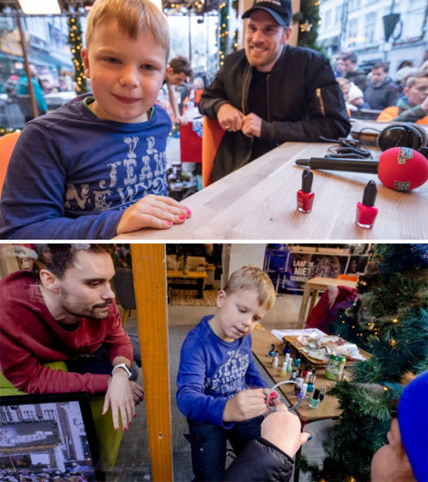 niño pintando uñas 