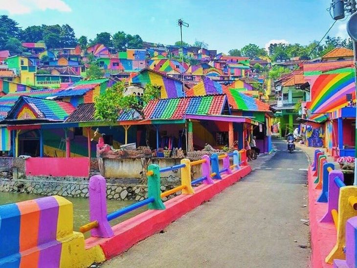 Pueblo arcoiris