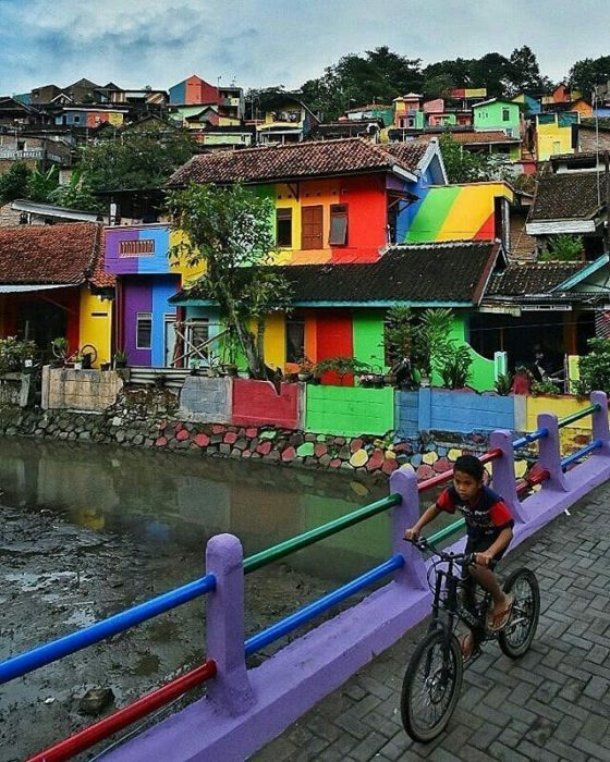 Pueblo arcoiris