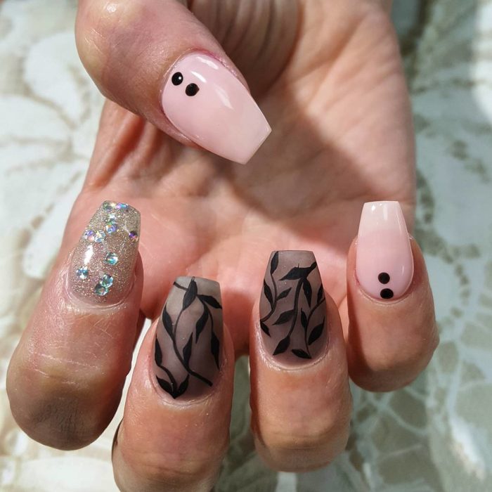 Uñas con transparencias