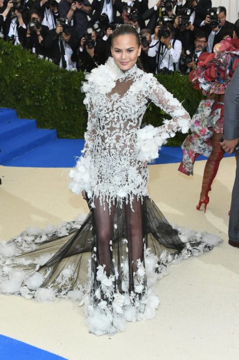 met gala 2017 chrissy teigen