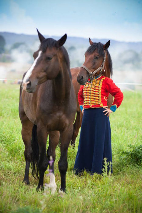 chica cabeza de caballo