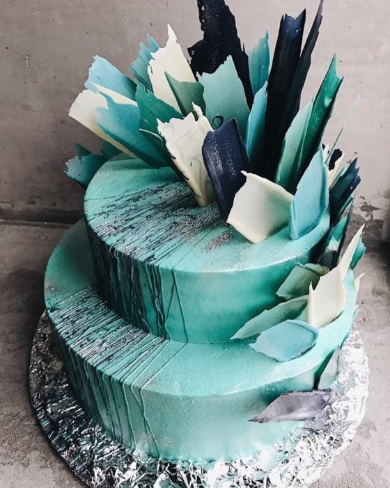 brushstroke cake turquesa