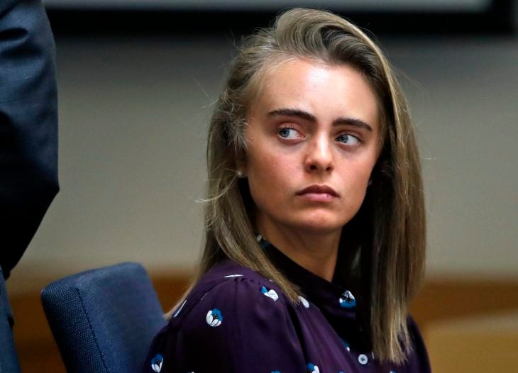Chica siendo juzgada por el suicidio de su novio