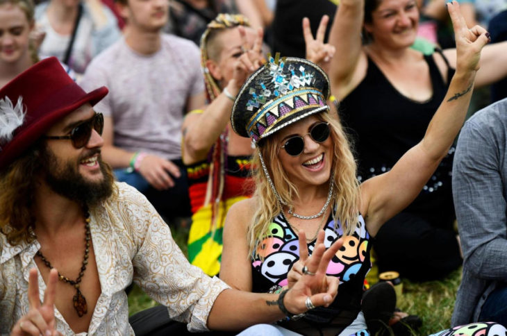 Chicas en un festival de música 