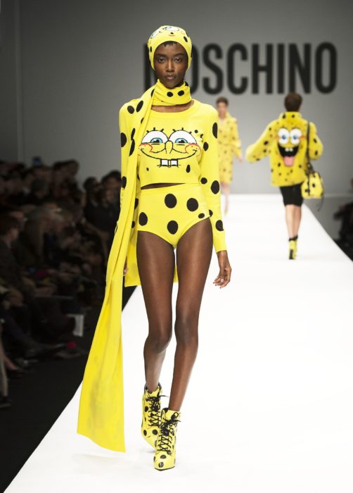 colección de topa de bob esponja para moschino 