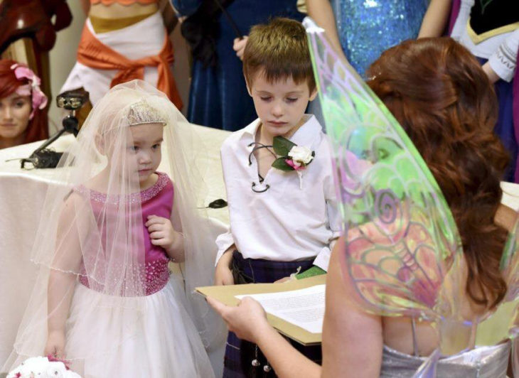 Niña con cáncer se casó con su mejor amigo 