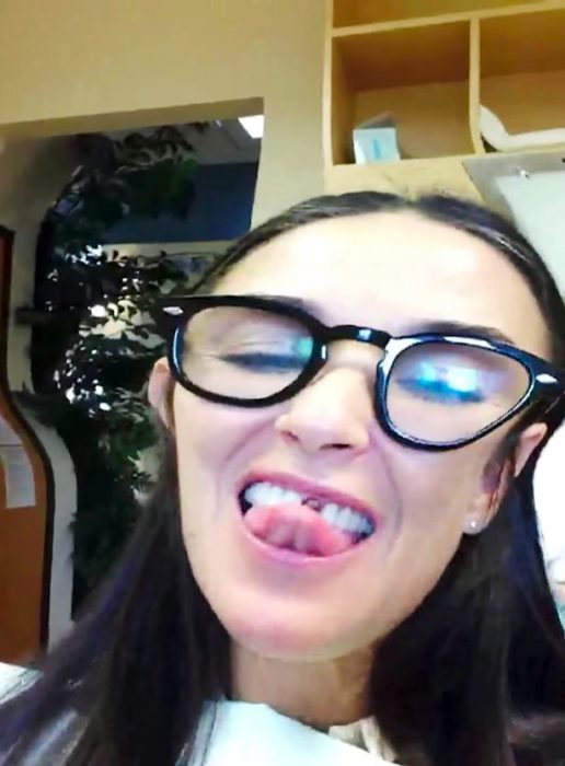 demi moore pierde dientes 2