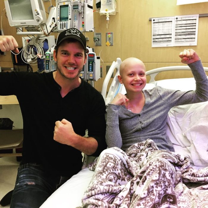 Chris Pratt visitando niños enfermos 