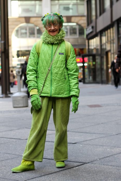 Mujer obsesionada con el verde 