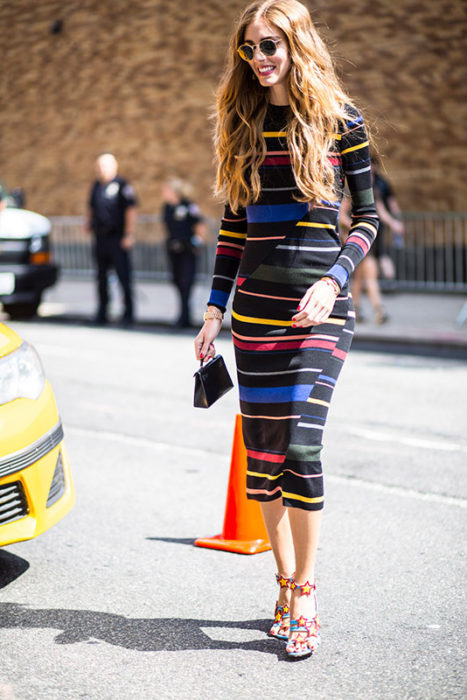 Chica con un vestido bandage