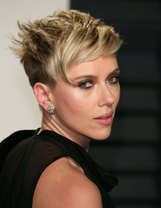 estilo pixie largo scarlett johanson