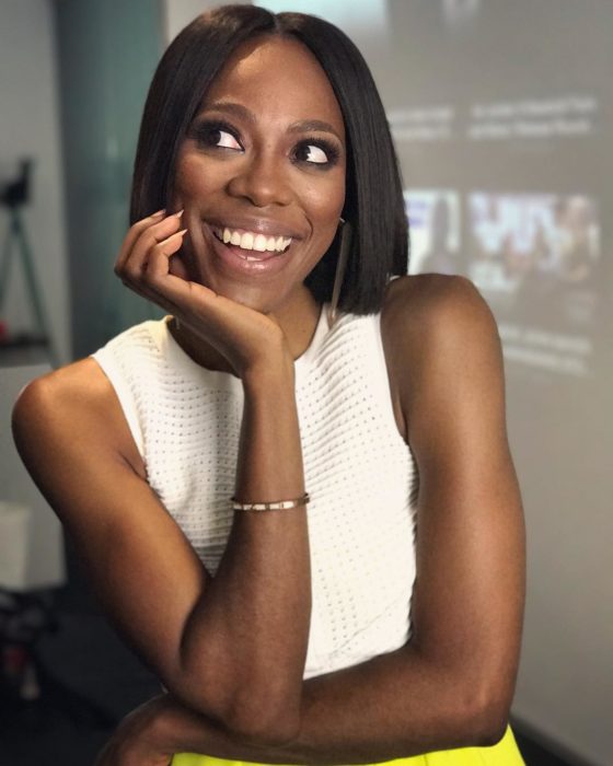 Yvonne Orji blusa blanca