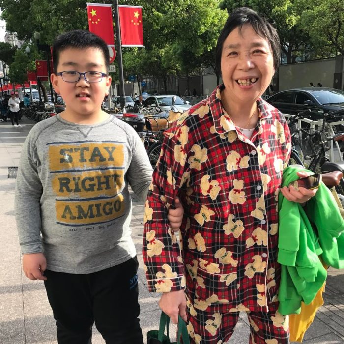 chinos no tienen idea de las frases de sus ropas