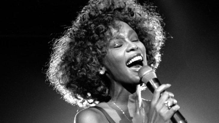 whitney houston divas de la música que no supieron amar