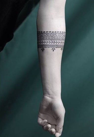 tatuaje brazalete tribal