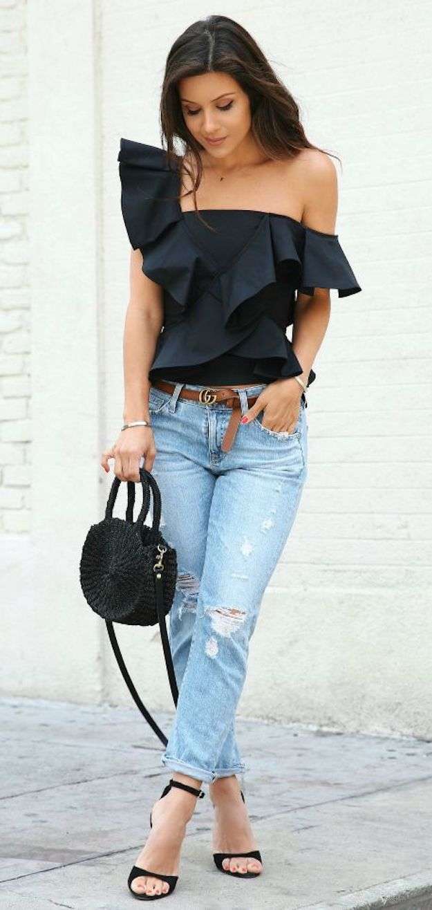 15 Blusas negras que combinan cualquiera de tus prendas