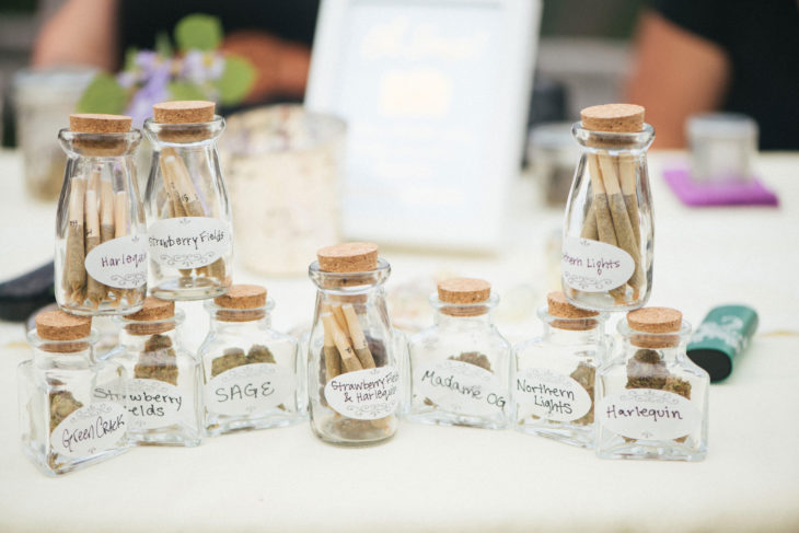 boda con una barra de cannabis para disfrutar de la fiesta 