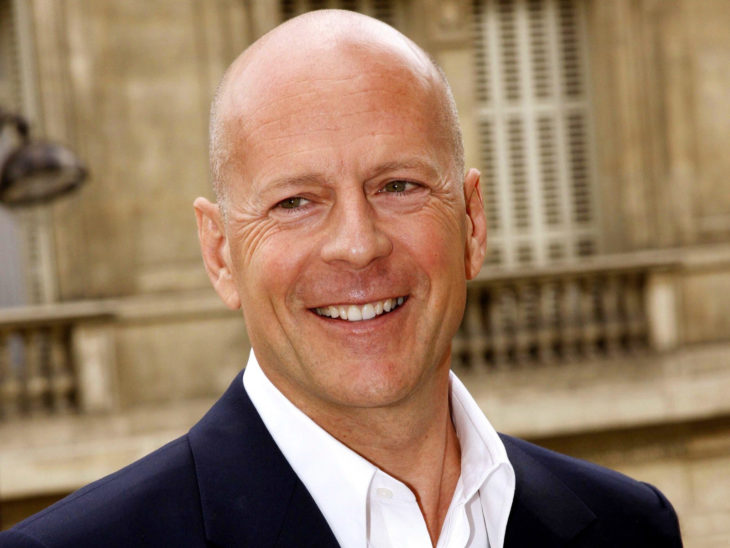 Bruce Willis sonriendo