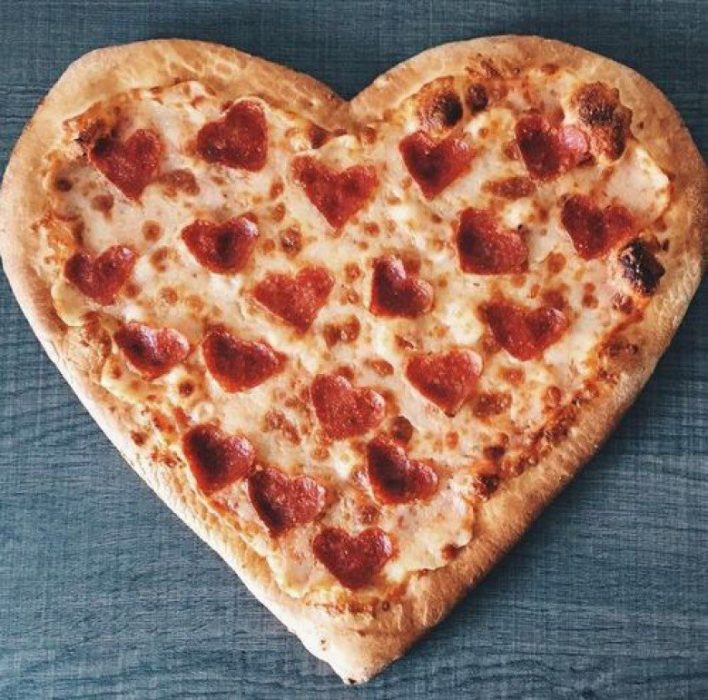Pizza en forma de corazón 