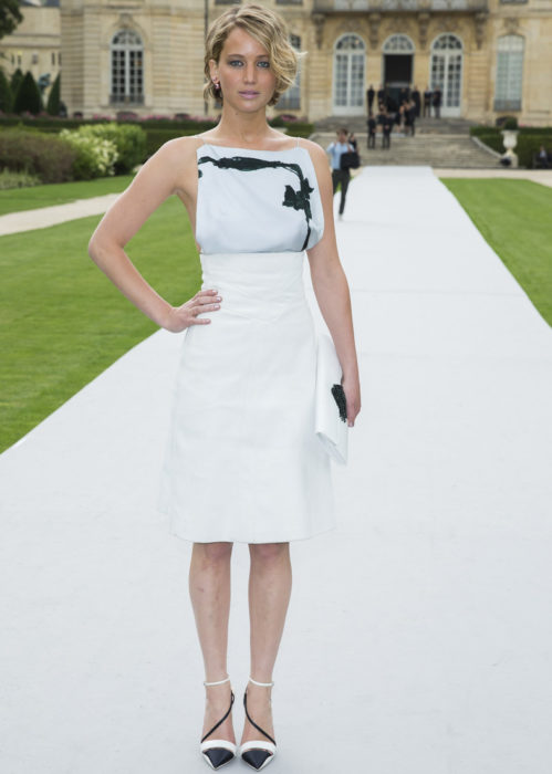 Jennifer Lawrence usando un vestido de Dior 