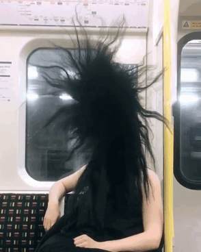 Personas extrañas del metro 