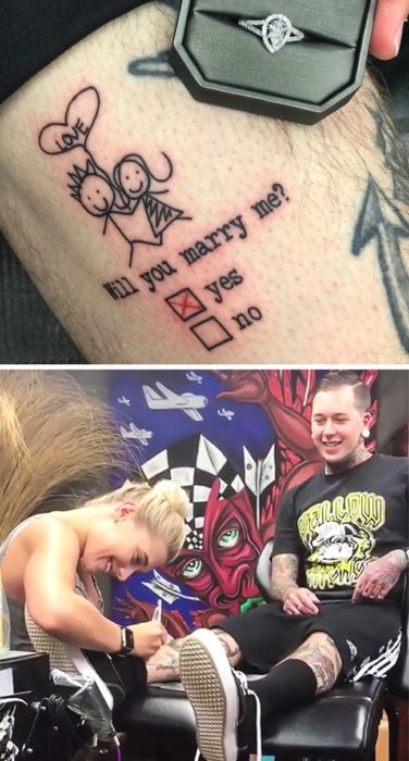 Chica tatuando a su novio 