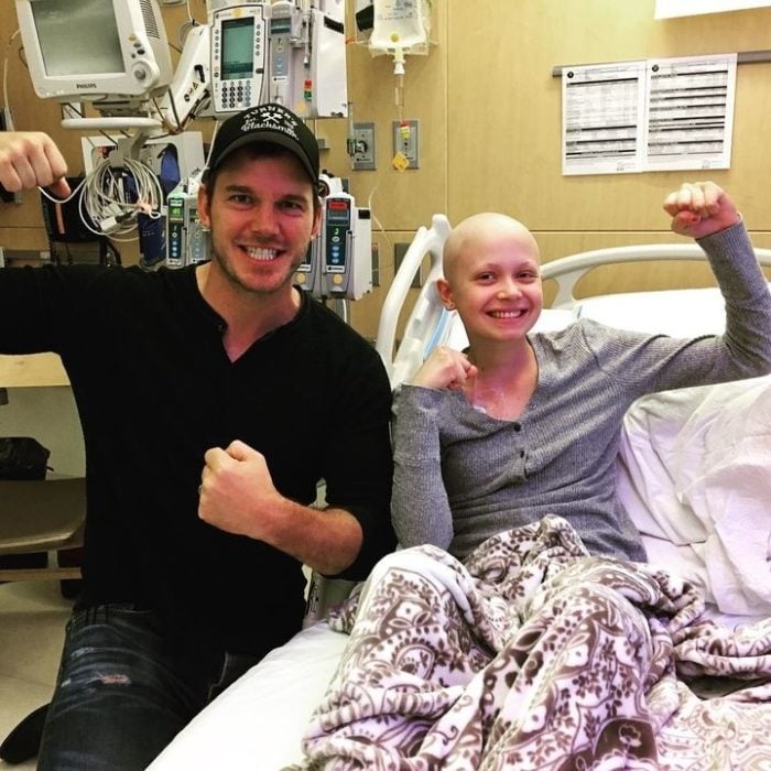 Chriss Pratt visitando un hospital 