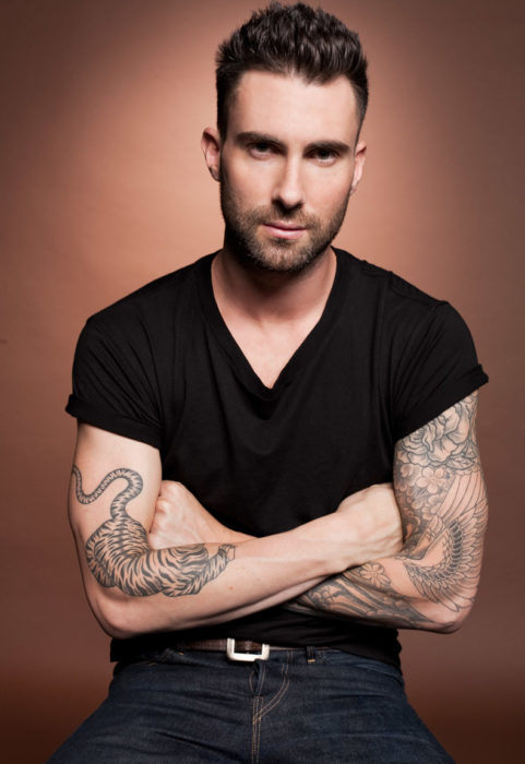 hombres guapos 2017 adam levine