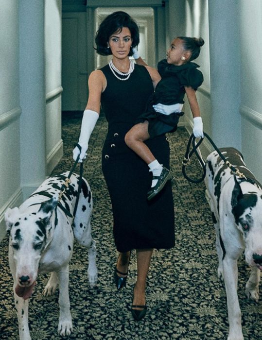 kim kardashian como jackie o