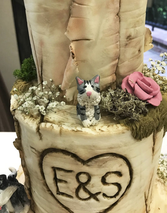 pastel de bodas con un gatito