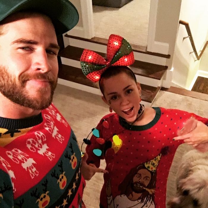 miley cyrus y liam hemsworth en navidad