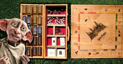 Esta chica regala a su mejor amiga un Monopoly muy especial; es el sueño de las fans de Harry Potter