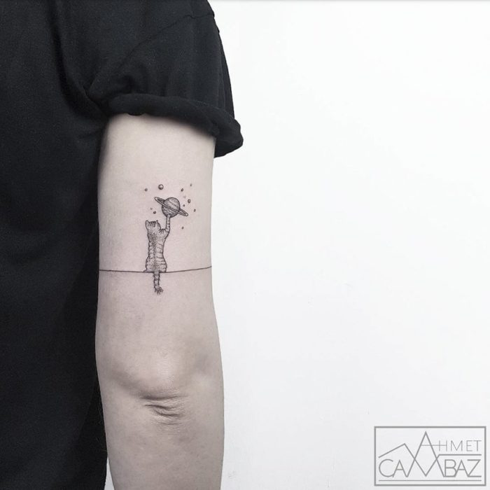 Tatuajes minimalistas que te recordarán tu a un cuento 