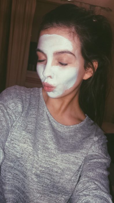 mujer con mascarilla