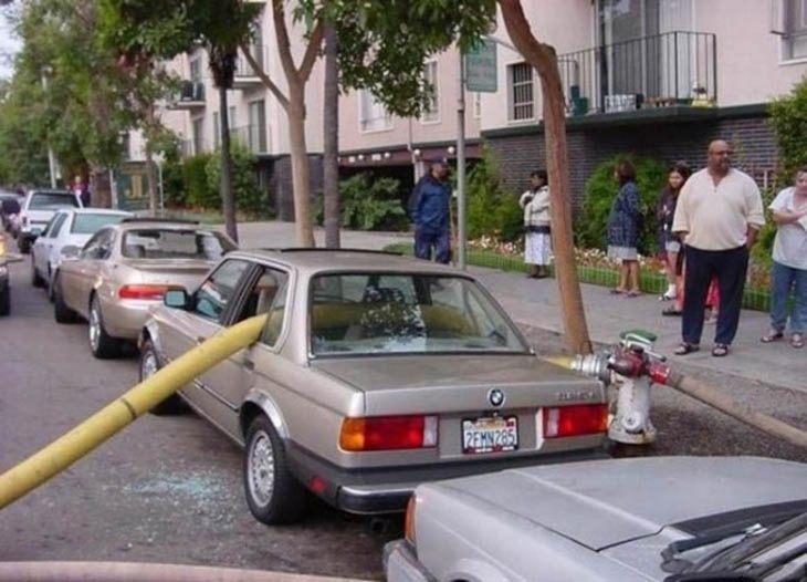 venganza estacionamiento